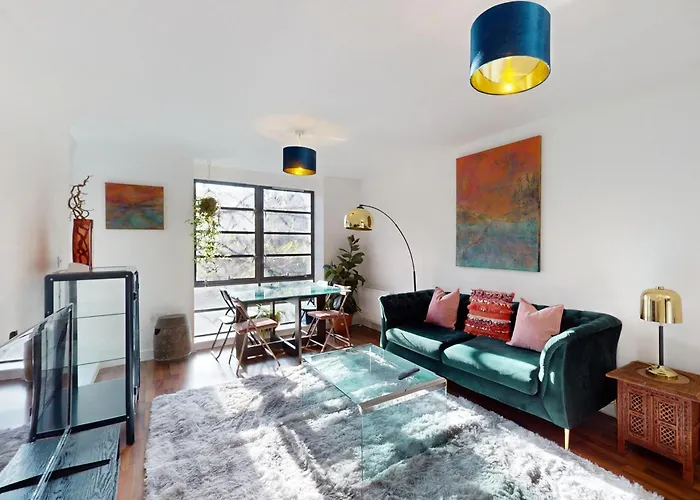 Spacious 2Br With Private Balcony On Regent\'S Canal