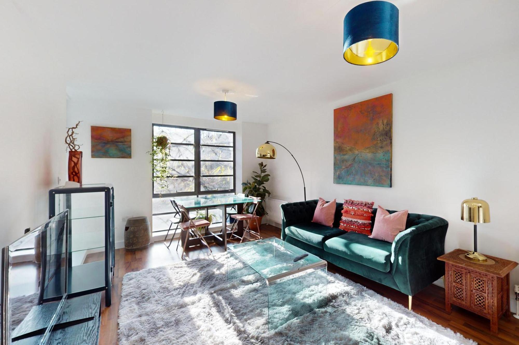 Spacious 2br With Private Balcony On Regent's Canal * Londra