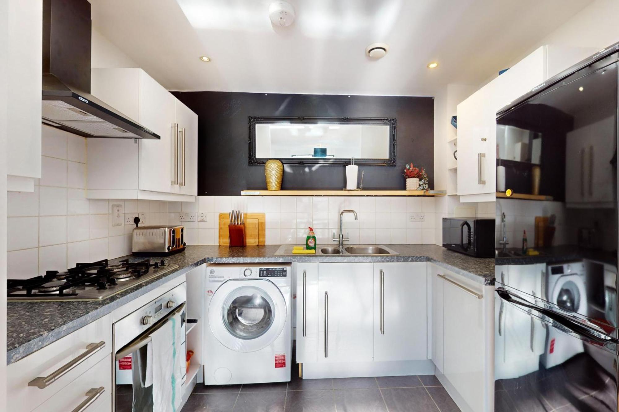 Spacious 2br With Private Balcony On Regent's Canal Londra